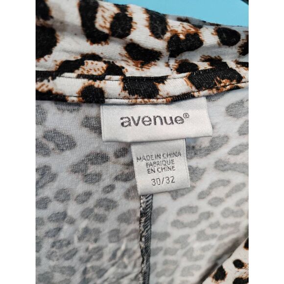 Avenue Animal Print Short Sleeve Top Womens Plus Size 5X or 30/32 - Picture 6 of 9
